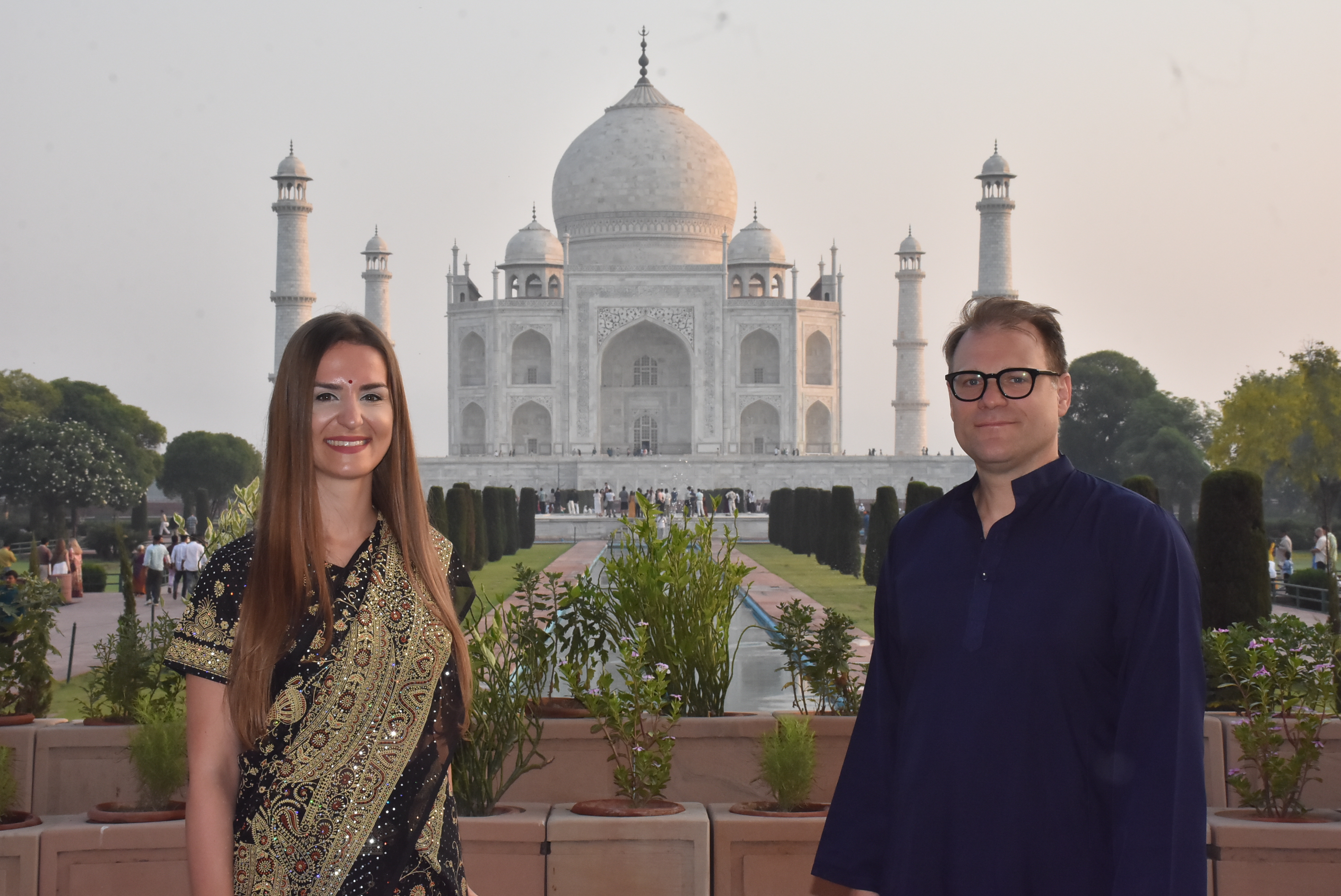 Sunrise Taj Mahal Tour From Delhi with Traditional Indian Dress - 25